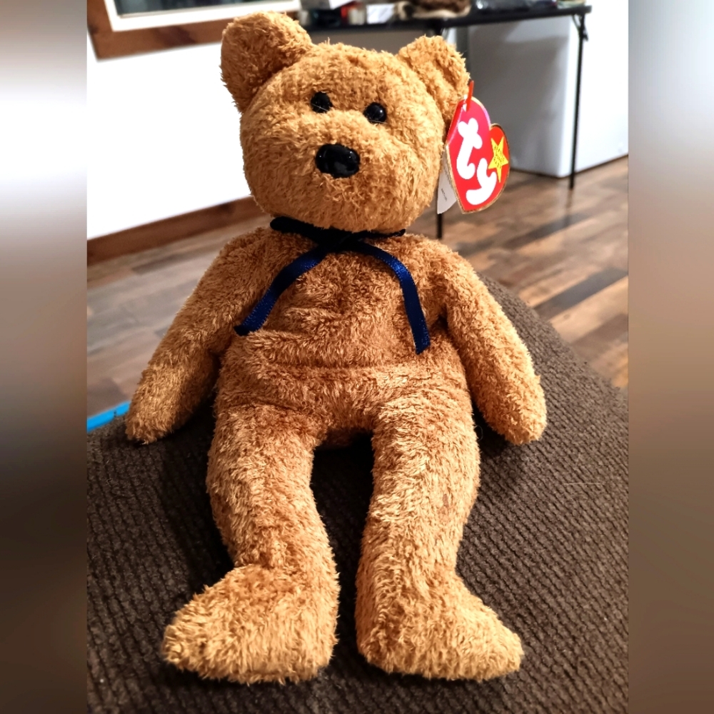 Rare Ty beanie baby "Fuzz"
